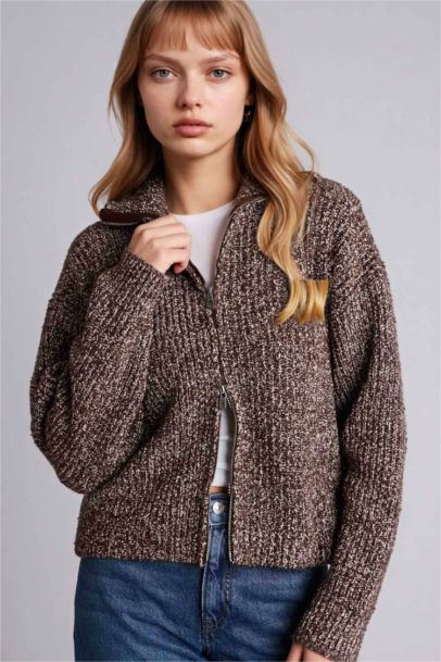 جاكيت صوف اوفر سايز بغطاء للرأس