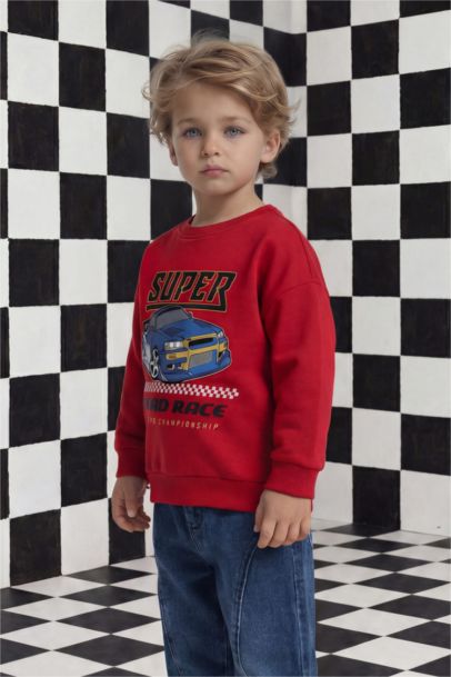 سويت شيرت ولادي بطبعة شعار بياقة مستديرة