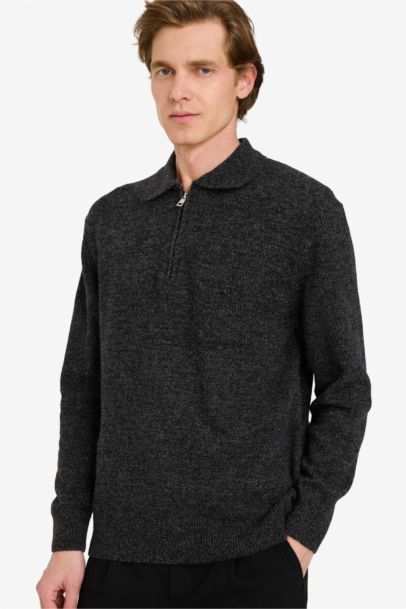 بلوفر تريكو قصة عادية بياقة بولو