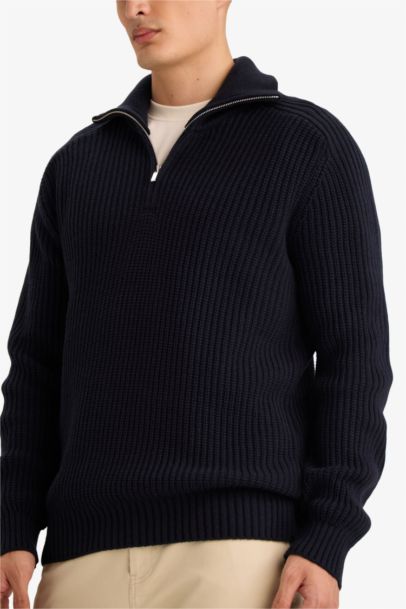 Standart Fit Yarım Fermuarlı Triko Kazak