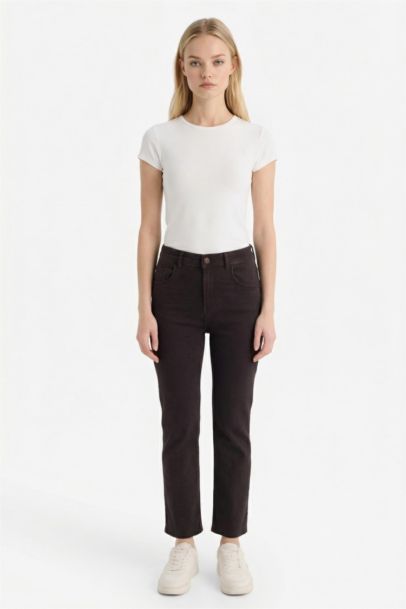 بنطرون جينز فلير فيت كروب وخصر عالي