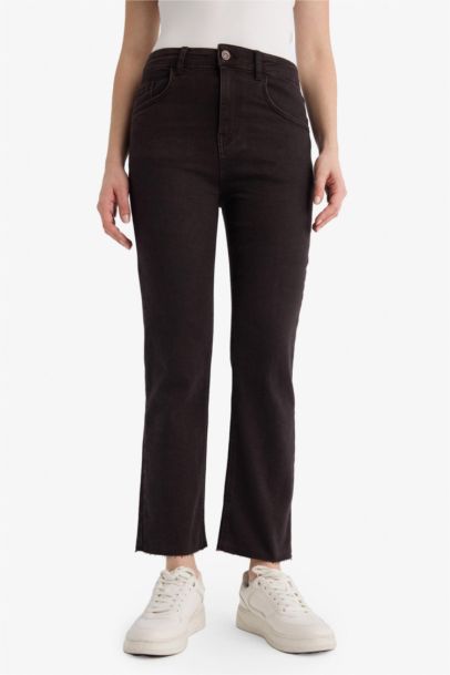 بنطرون جينز فلير فيت كروب وخصر عالي