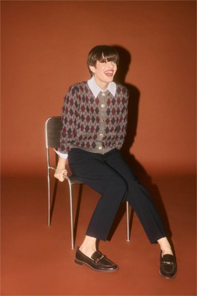 جاكيت تريكو قصة عادية بياخة مستديرة