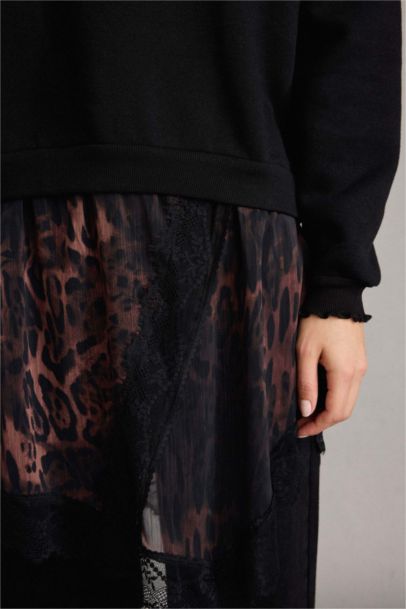 Leopard Print Crew Neck Sweatshirt