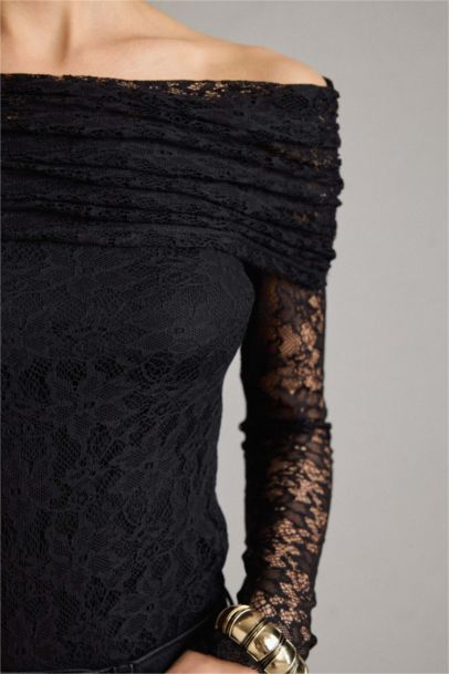 بلوزة تول ردن طويل بكتف مفتوح