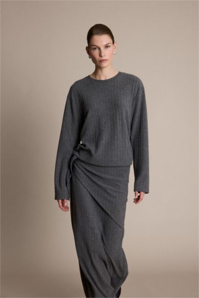 تيشيرت  كم طويل مخطط برقبة مستديرة