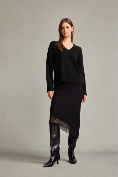 Slim Fit Normal Waist Midi Knitted Skirt