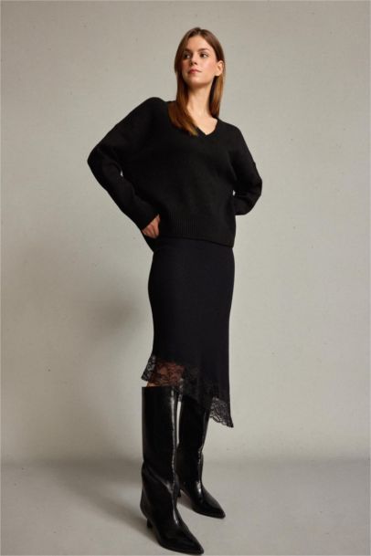 Slim Fit Normal Waist Midi Knitted Skirt