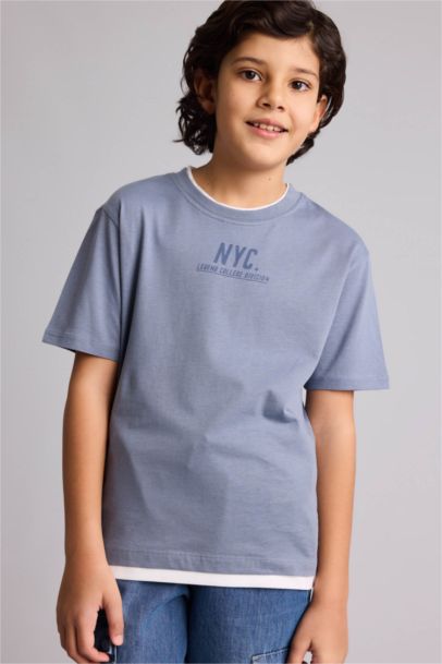 تيشيرت نص ردن برسمة مدينة قصة عادية بياقة مستديرة