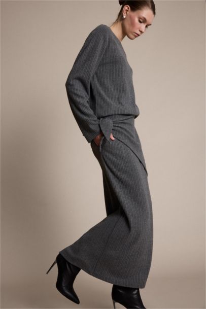 A Cut Camisole Normal Waist Midi Knitted Skirt