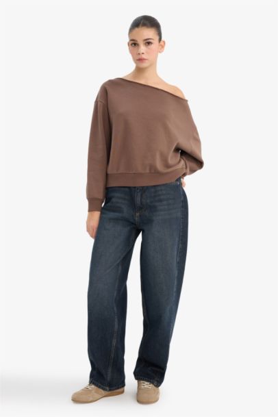 Oversize Fit Off Shoulder Thick Sweatshirt