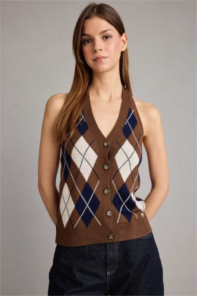 Slim Fit Halter Collar Vest