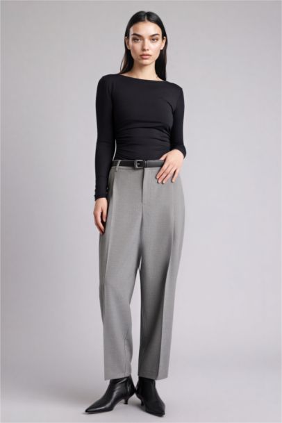 Pantalon taille haute avec poches Coupe carotte