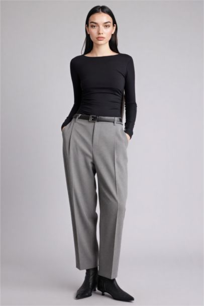 Pantalon taille haute avec poches Coupe carotte