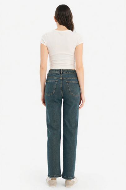 Comfort Straight Normal Waist Ankle Length Washed Jeans