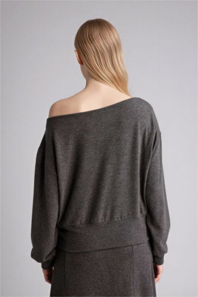 Loose Fit Off Shoulder Long Sleeve T-Shirt