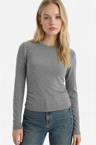 Fitted Crew Neck Long Sleeve T-Shirt