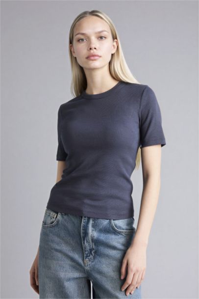 Woman Short Sleeve T-Shirt