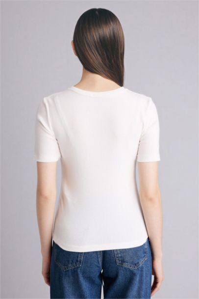 تيشيرت نص ردن سادة بيزك سليم فيت