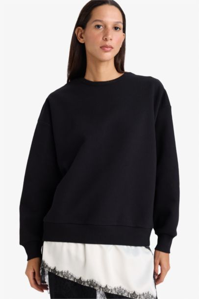 Relax Fit Long Sleeve Sweatshirt