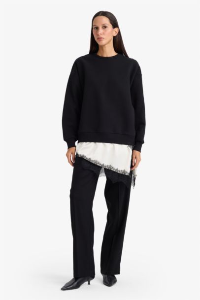 Relax Fit Long Sleeve Sweatshirt