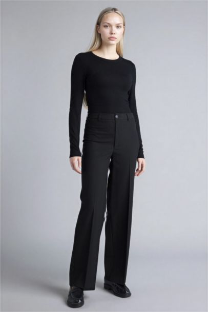 Woman Long Sleeve T-Shirt