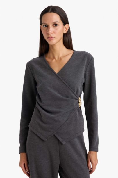 تيشيرت ردن طويل قصة عادية وياخة V