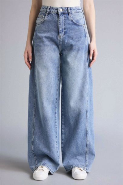 Wide Leg Regular Waist Ankle Length Washed Jeans