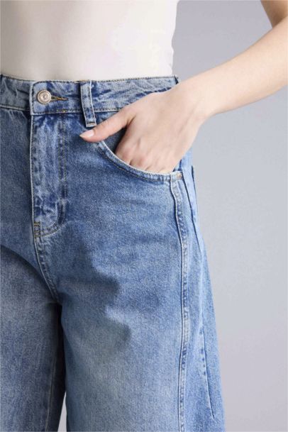 Wide Leg Regular Waist Ankle Length Washed Jeans