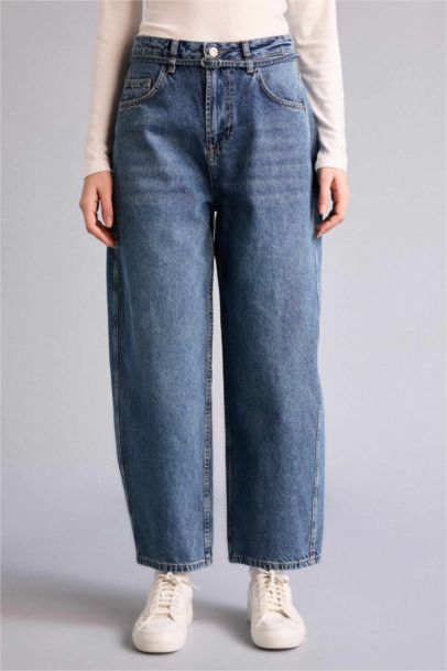 Barrel Fit Regular Waist Ankle Length Jeans