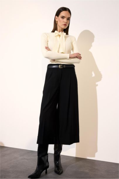 High Waist Crop Fit Trousers