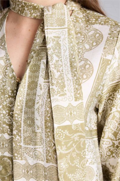 Şal Yaka Desenli Gömlek