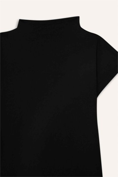 Slim Fit Half Turtleneck Sleeveless Tank Top