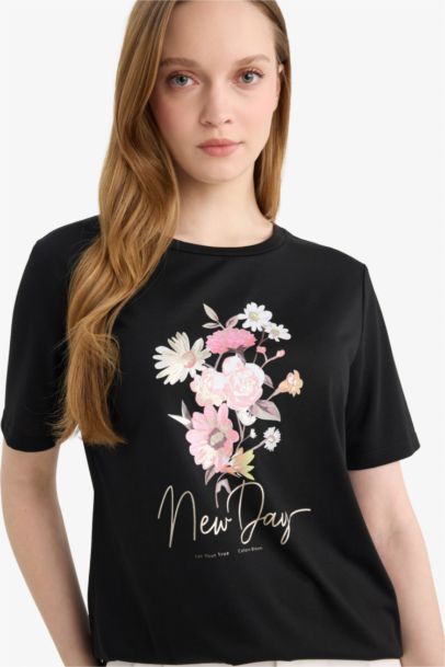 Regular Fit Crepe Neck Floral Short Sleeve T-Shirt