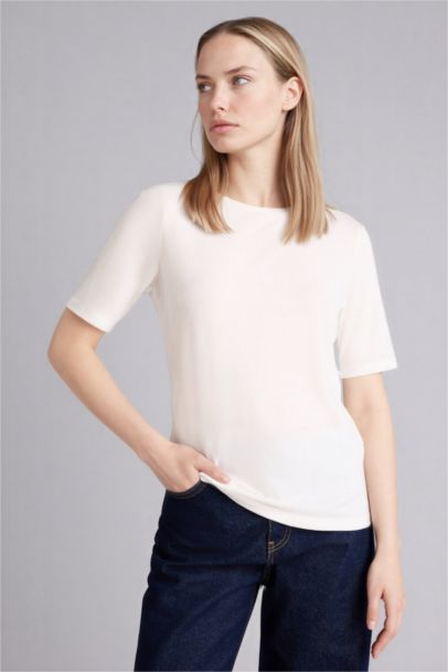 قميص نص كم قصة عادية برقبة قارب