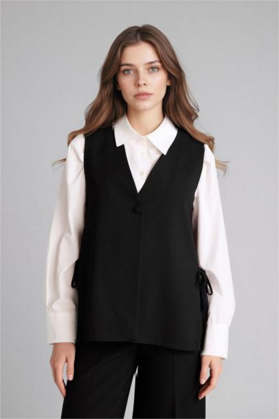 Relax Fit V-Neck Vest