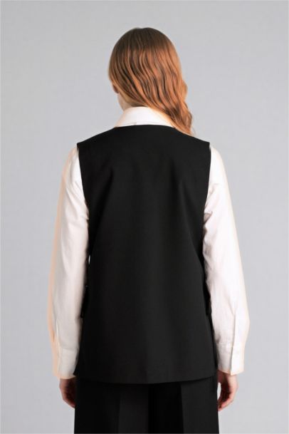 Relax Fit V-Neck Vest