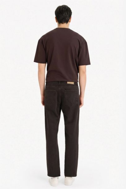 بنطلون جينز قصة مستقيمة