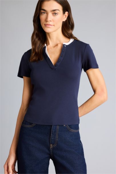 تيشيرت نص كم سليم فيت برقبة V