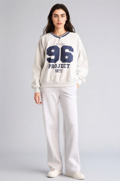 Oversıze V Yaka Baskılı Kalın Kumaş Sweatshirt