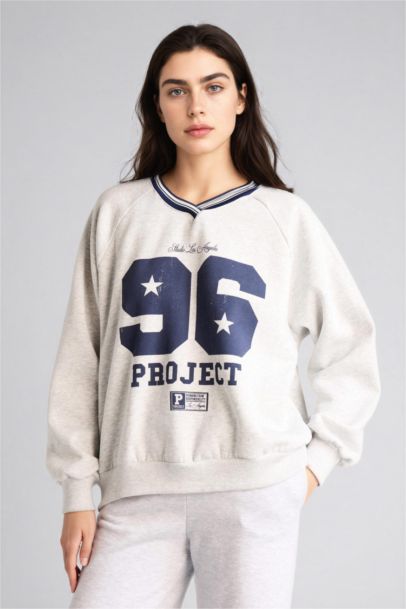 Oversıze V Yaka Baskılı Kalın Kumaş Sweatshirt