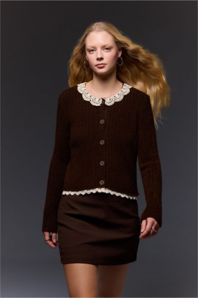 Slim Fit Polo Collar Lace Collar Cardigan