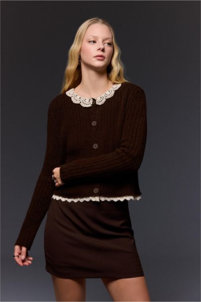 Slim Fit Polo Collar Lace Collar Cardigan
