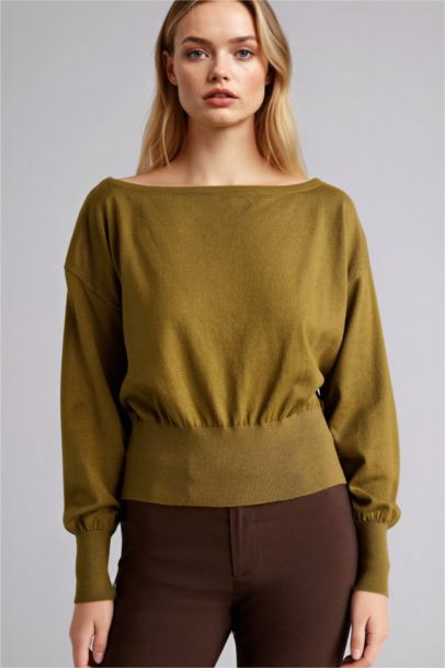 بلوز تريكو قصة عادية بكتف مكشوف