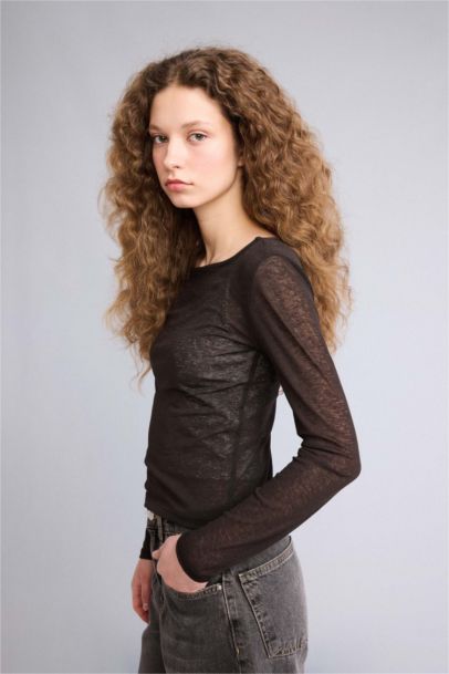 Kayık Yaka Uzun Kollu Tişört