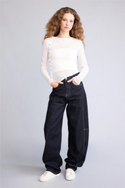 Fıtted Dantel Detaylı Bluz