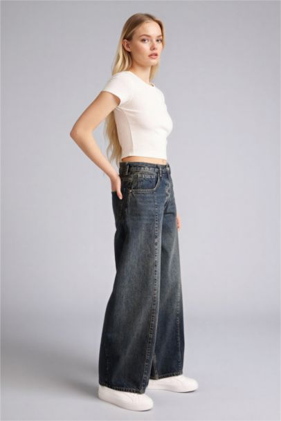 بنطلون جينز باريل فيت وخصر عالي