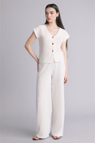 Regular Fıt V Yaka Kısa Kollu Tişört