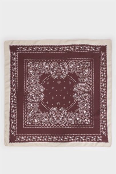 Woman Paisley Patterned Shawl