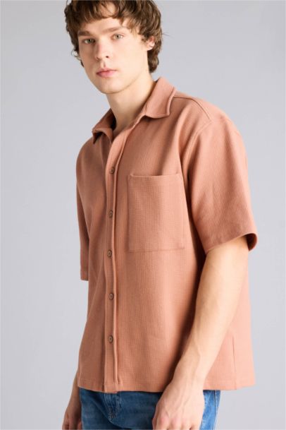 Man Short Sleeve Shirt